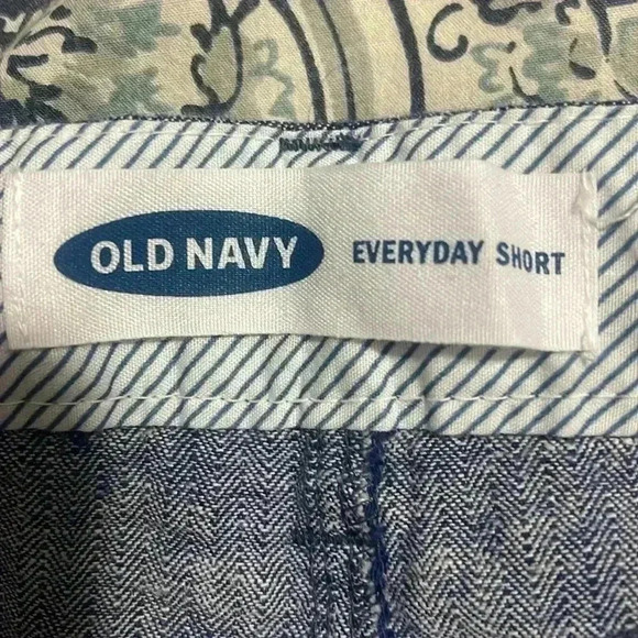 Old Navy Everyday Shorts Size 10 - Picture 3 of 3